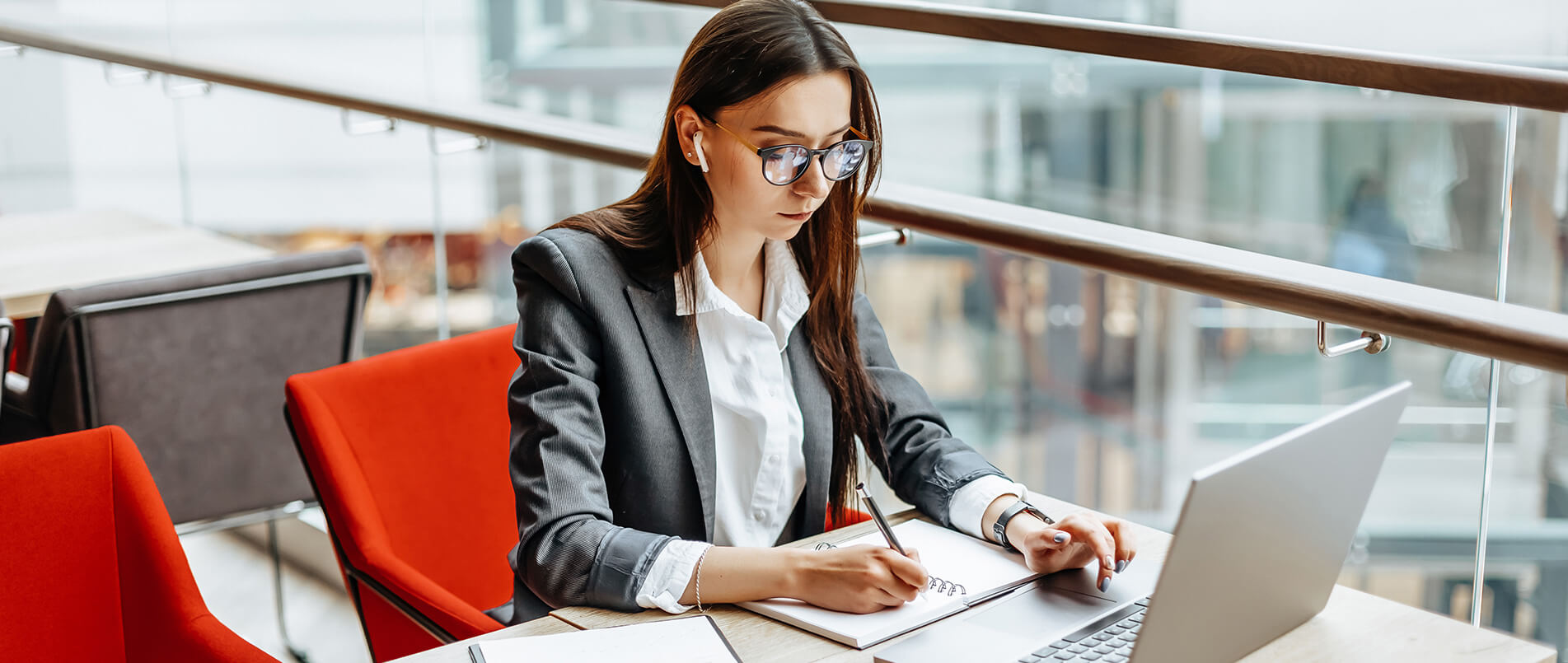 MWC 2024丨j9国际集团全新Wi-Fi 7和蓝牙5.4模组组合，为PC提供巅峰无线连接体验