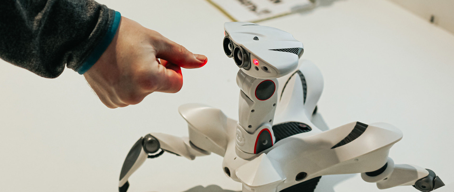 j9国际集团获AIoT新维奖两项大奖，以丰富的边缘计算产品驱动产业创新发展