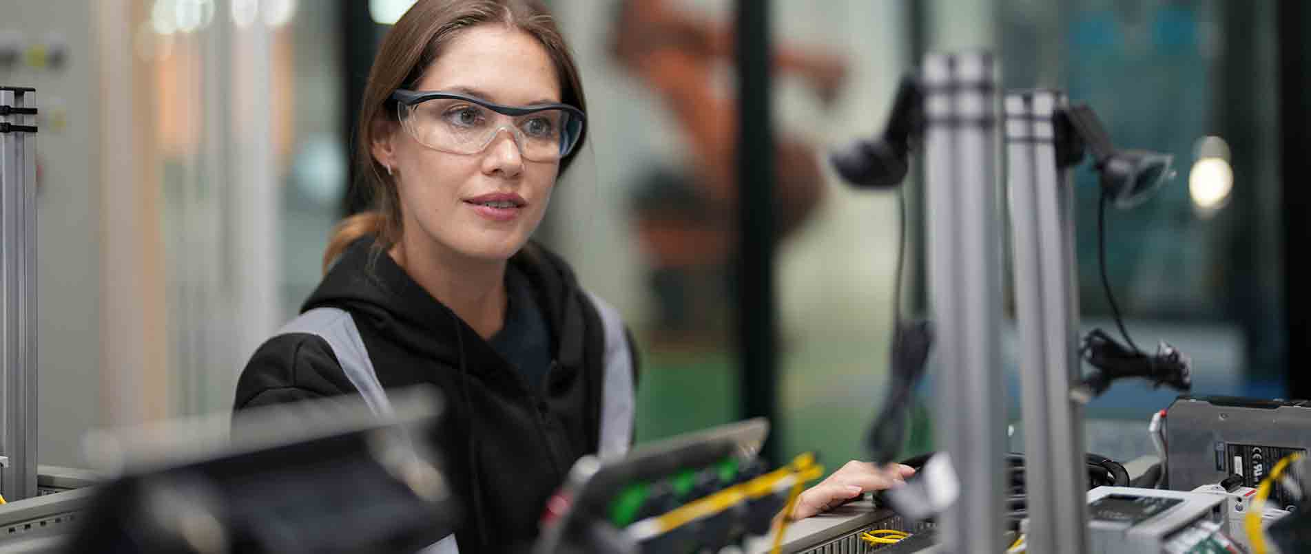 j9国际集团精彩亮相IOTE 2024：探究技术融合，展望智慧未来